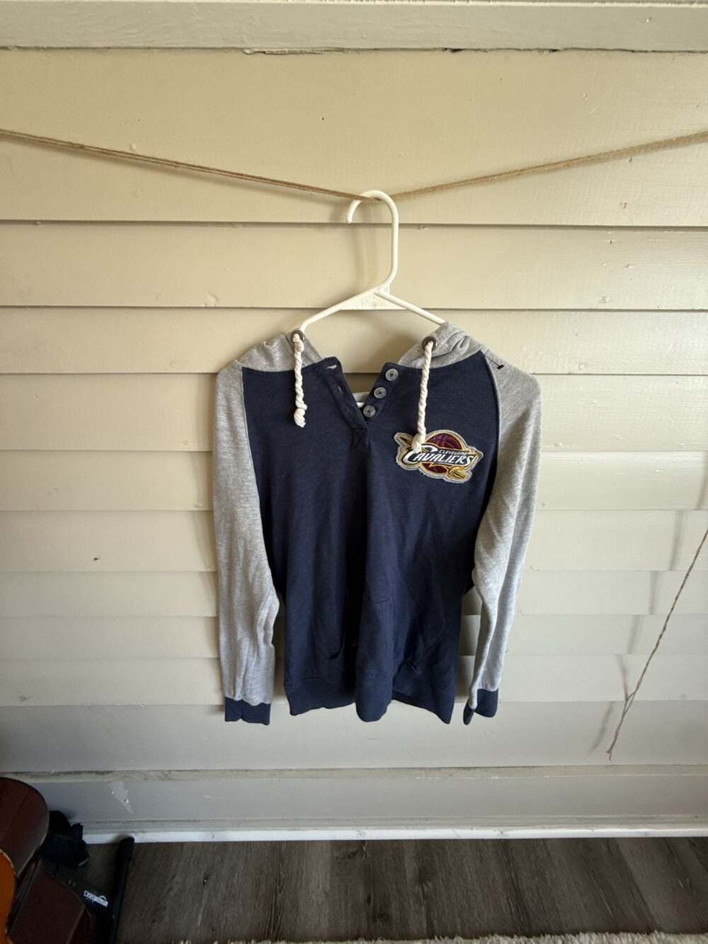 NBA Exclusive Collection Cleveland Cavaliers Hoodie Size L